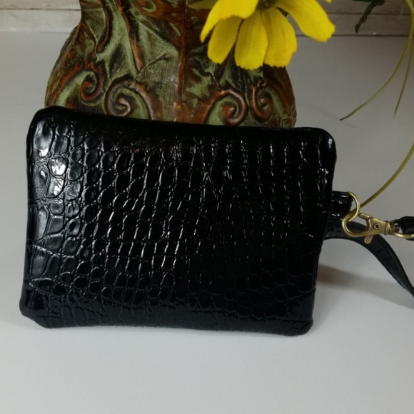 Switch It by Nan, black patent, gator print wristlet - Picture 3 of 3